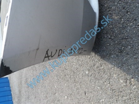predný nárazník na audi a4 , 8K0807437AA